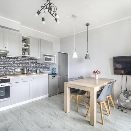 Gama Home Kondratowicza18 Varsóvia Exterior foto