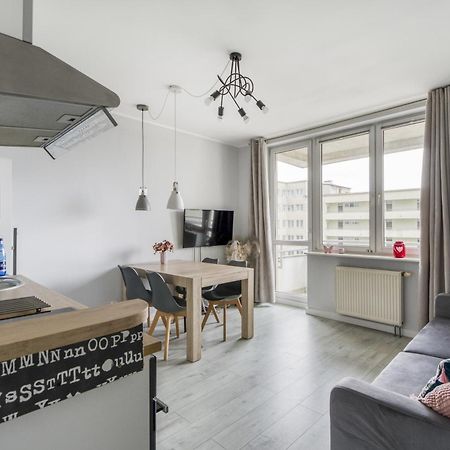 Gama Home Kondratowicza18 Varsóvia Exterior foto
