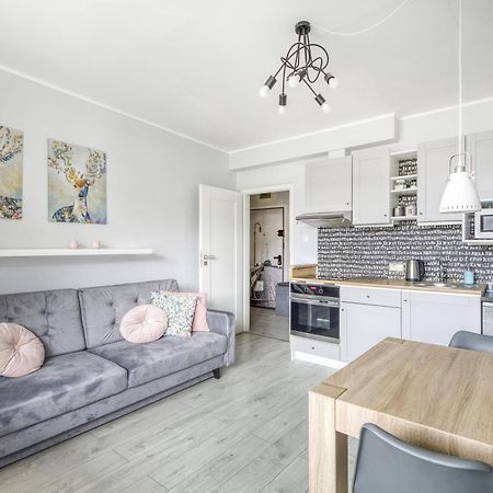 Gama Home Kondratowicza18 Varsóvia Exterior foto